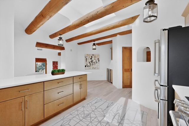 600 Vista De La Ciudad, Santa Fe, NM 87501