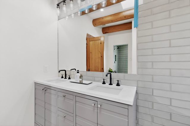 600 Vista De La Ciudad, Santa Fe, NM 87501