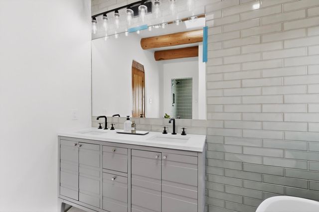 600 Vista De La Ciudad, Santa Fe, NM 87501