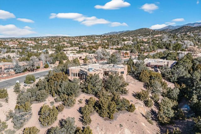 600 Vista De La Ciudad, Santa Fe, NM 87501