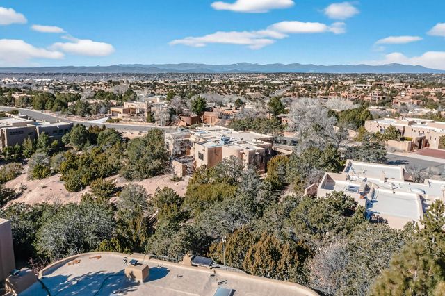 600 Vista De La Ciudad, Santa Fe, NM 87501