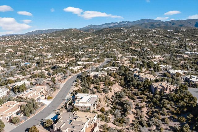 600 Vista De La Ciudad, Santa Fe, NM 87501