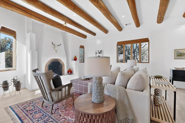 600 Vista De La Ciudad, Santa Fe, NM 87501