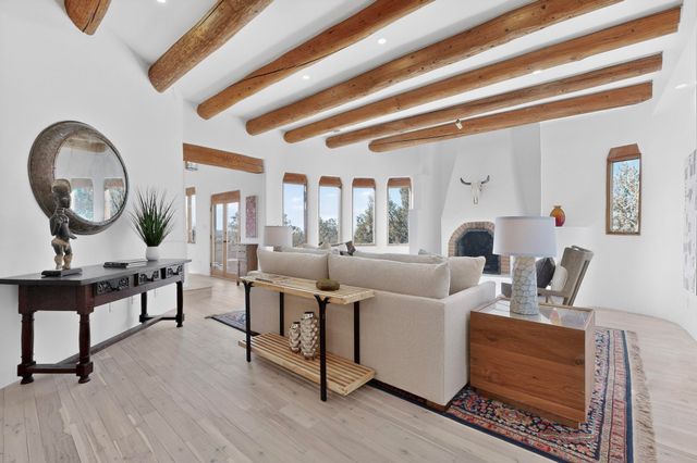 600 Vista De La Ciudad, Santa Fe, NM 87501