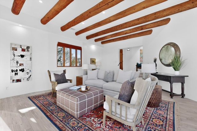 600 Vista De La Ciudad, Santa Fe, NM 87501