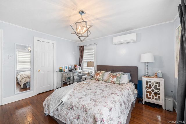 123 East Avenue, Valley Stream, NY 11580
