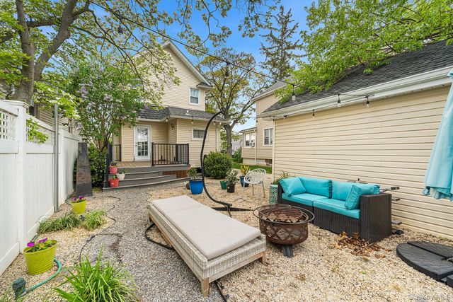 123 East Avenue, Valley Stream, NY 11580