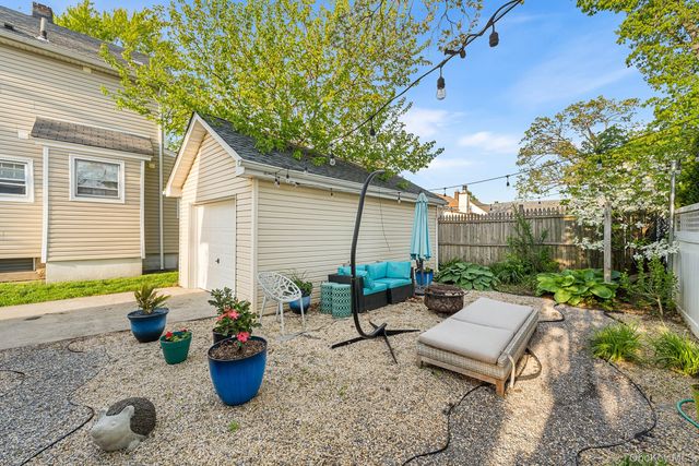 123 East Avenue, Valley Stream, NY 11580