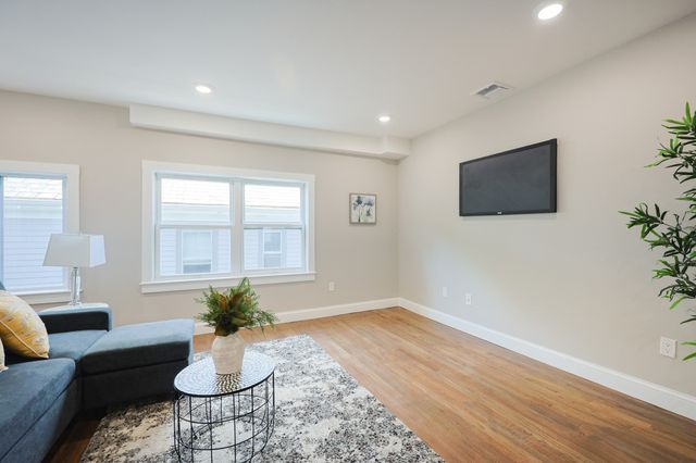 11 Watson St 2, Somerville, MA 02144