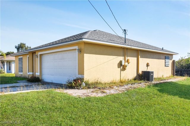 210 Mossrosse ST, Fort Myers, FL 33913