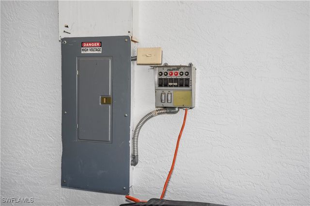 210 Mossrosse ST, Fort Myers, FL 33913