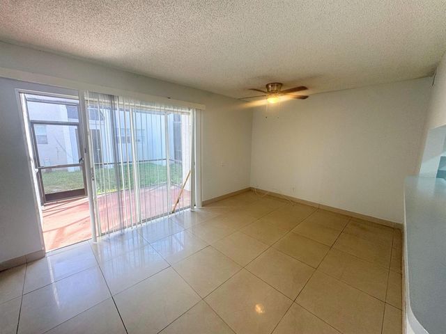 4423 Treehouse Lane 21c, Tamarac, FL 33319