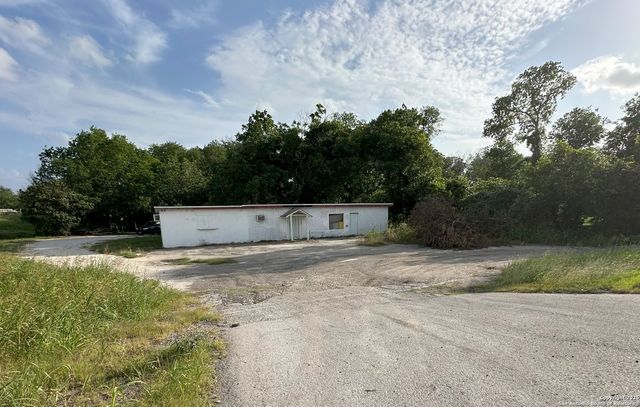 2677 Fm 464, Seguin, TX 78155