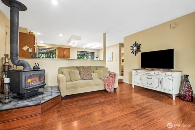 32104 SE Retreat Kanasket Road, Ravensdale, WA 98051