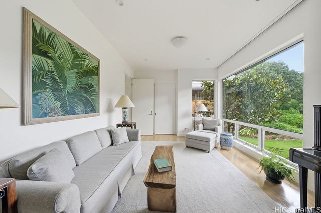 4000 Old Pali Road, Honolulu, HI 96817