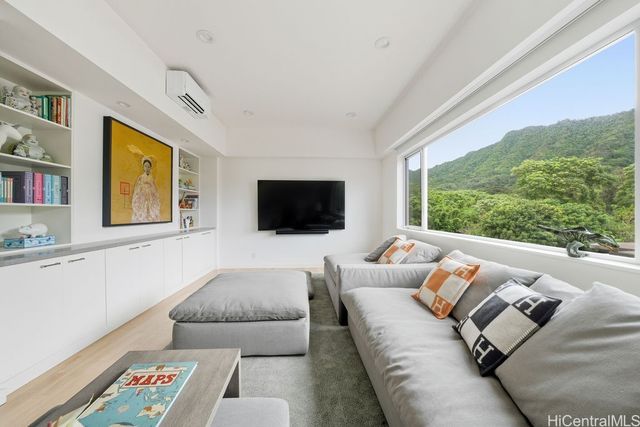 4000 Old Pali Road, Honolulu, HI 96817