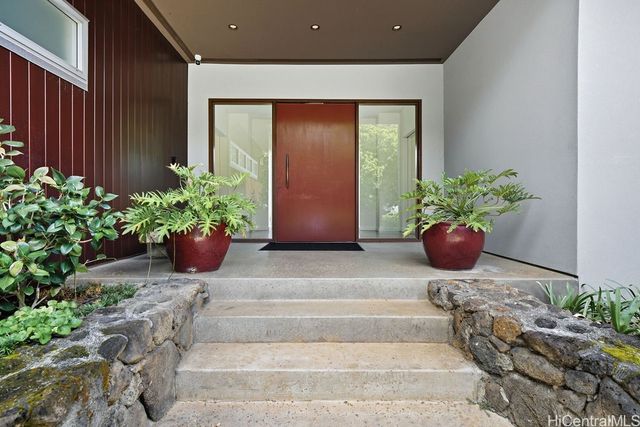 4000 Old Pali Road, Honolulu, HI 96817