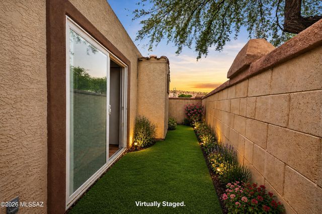 1319 W Vuelta Las Campanas, Sahuarita, AZ 85629