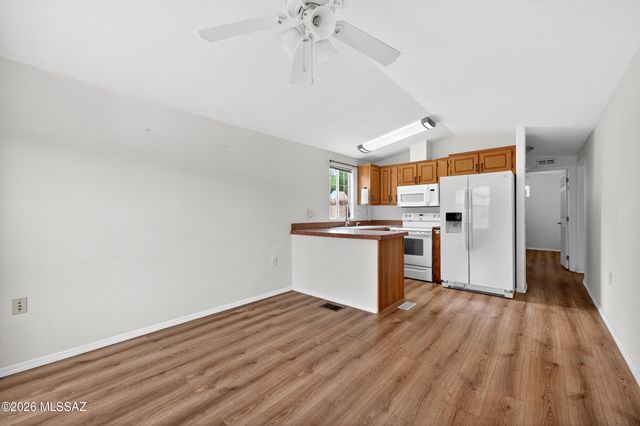 1319 W Vuelta Las Campanas, Sahuarita, AZ 85629
