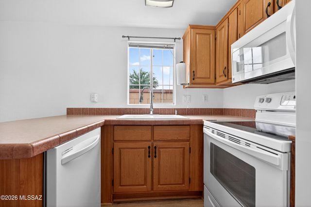 1319 W Vuelta Las Campanas, Sahuarita, AZ 85629