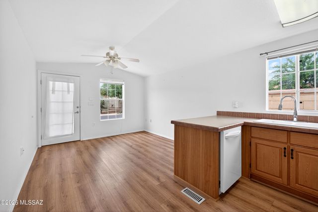 1319 W Vuelta Las Campanas, Sahuarita, AZ 85629