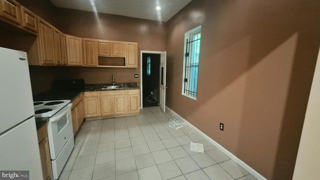 4033 POPLAR ST, Philadelphia, PA 19104