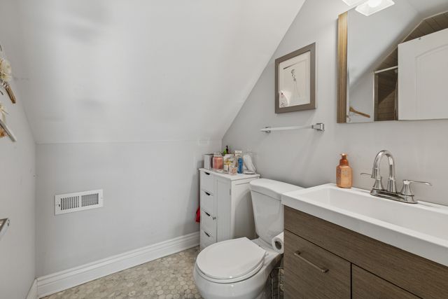 5241 S Melvina Avenue, Chicago, IL 60638