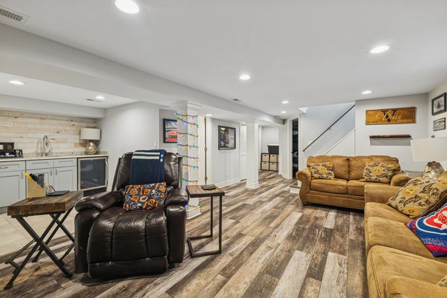 5241 S Melvina Avenue, Chicago, IL 60638