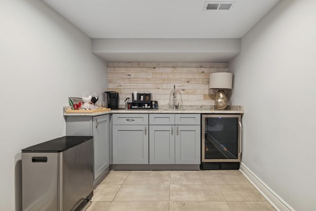 5241 S Melvina Avenue, Chicago, IL 60638