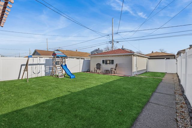 5241 S Melvina Avenue, Chicago, IL 60638