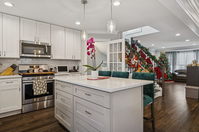 5241 S Melvina Avenue, Chicago, IL 60638