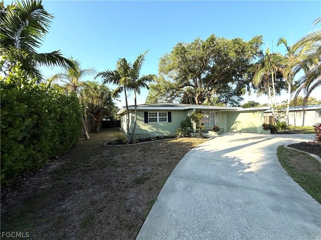 1354 Stadler DR, Fort Myers, FL 33901