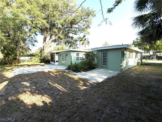 1354 Stadler DR, Fort Myers, FL 33901