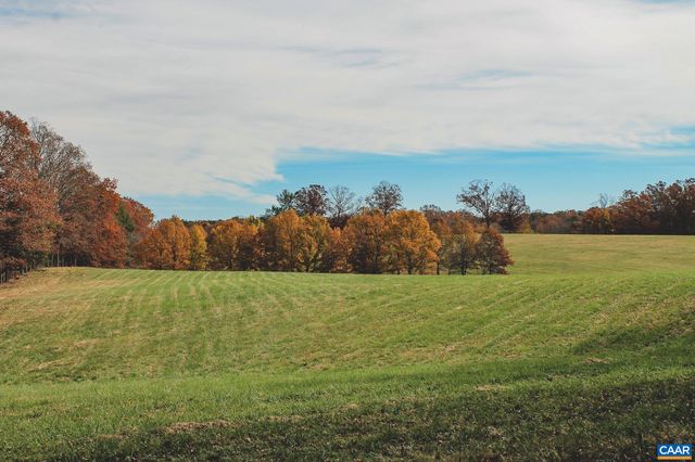 3785 ROLLING RD S, Scottsville, VA 24590