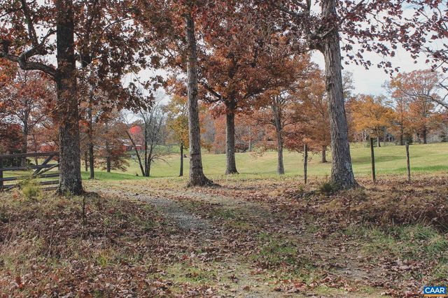 3785 ROLLING RD S, Scottsville, VA 24590