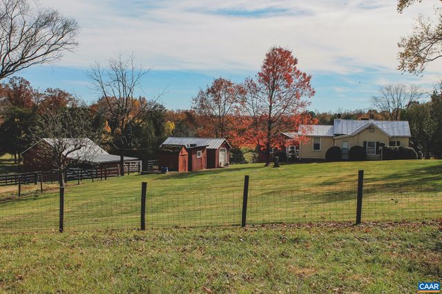 3785 ROLLING RD S, Scottsville, VA 24590