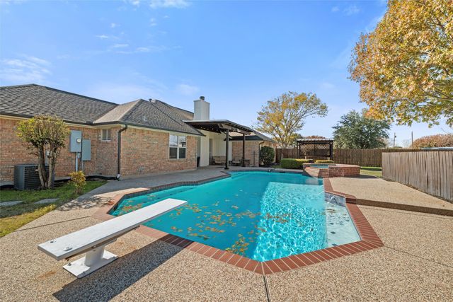 517 Hiwasee Road, Waxahachie, TX 75165