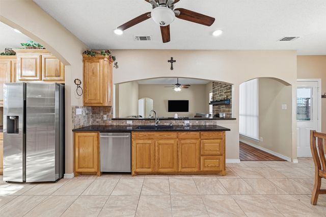 517 Hiwasee Road, Waxahachie, TX 75165