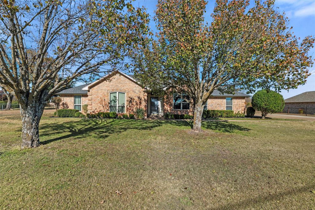 517 Hiwasee Road, Waxahachie, TX 75165