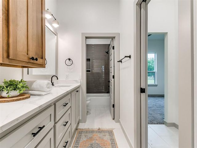 2441 Hawks Haven Drive, Guthrie, OK 73044