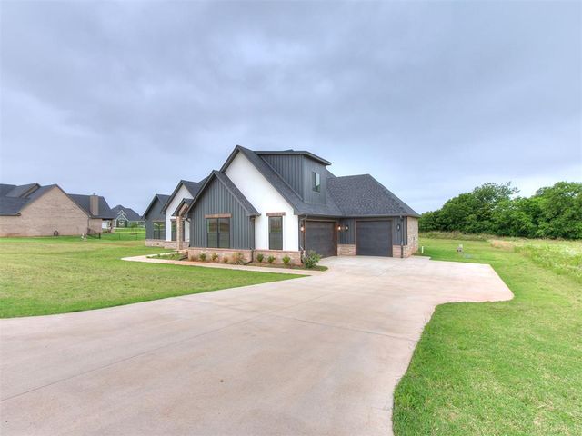 2441 Hawks Haven Drive, Guthrie, OK 73044