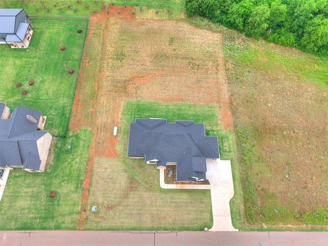 2441 Hawks Haven Drive, Guthrie, OK 73044