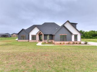 2441 Hawks Haven Drive, Guthrie, OK 73044