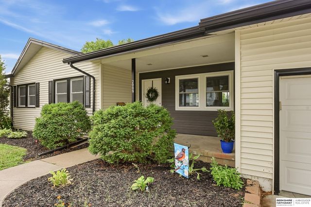 2009 Lloyd Street, Bellevue, NE 68005