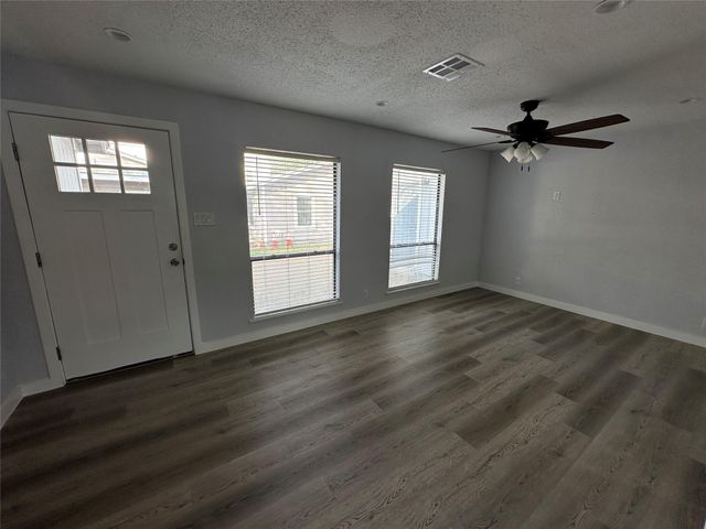 4412 Gillis ST A, Austin, TX 78745