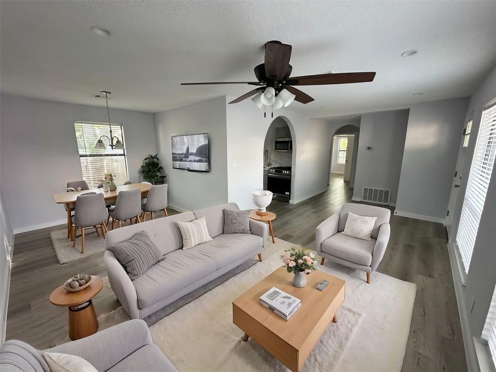 4412 Gillis ST A, Austin, TX 78745