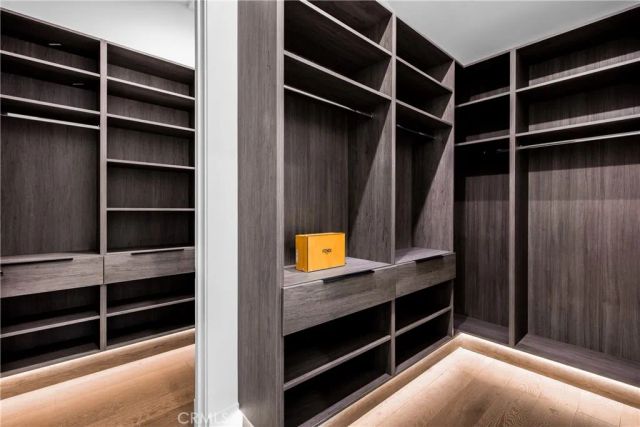 4018 Coldwater Canyon Avenue, Studio City, CA 91604