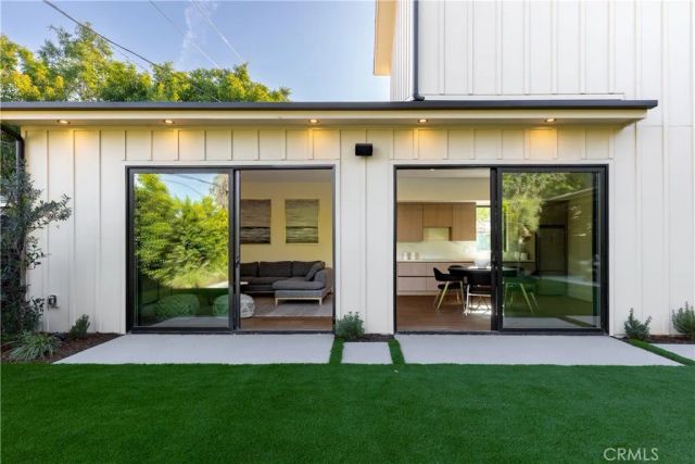 4018 Coldwater Canyon Avenue, Studio City, CA 91604