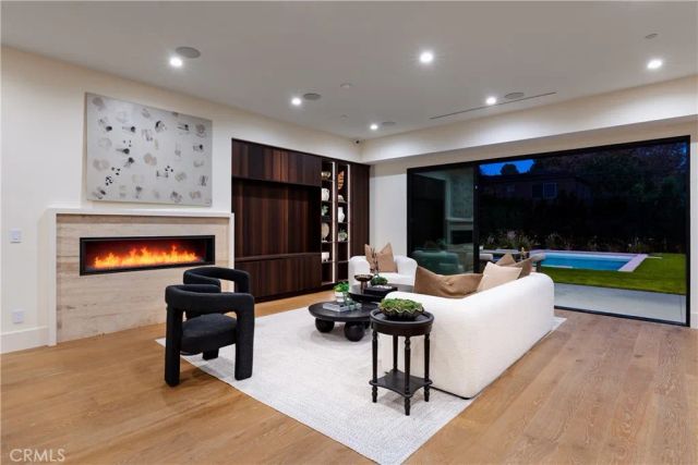 4018 Coldwater Canyon Avenue, Studio City, CA 91604