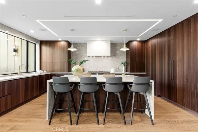 4018 Coldwater Canyon Avenue, Studio City, CA 91604